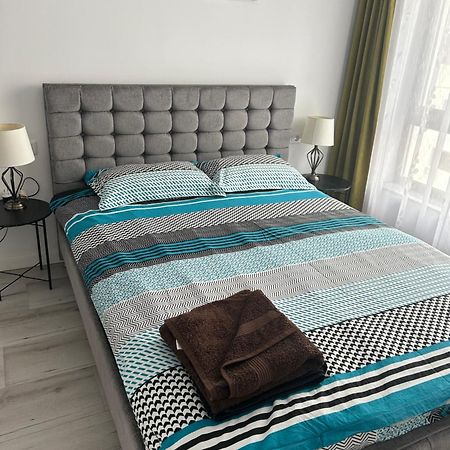 Teo Dem Radulescu -Strand Ramnicu Valcea Ngoại thất bức ảnh