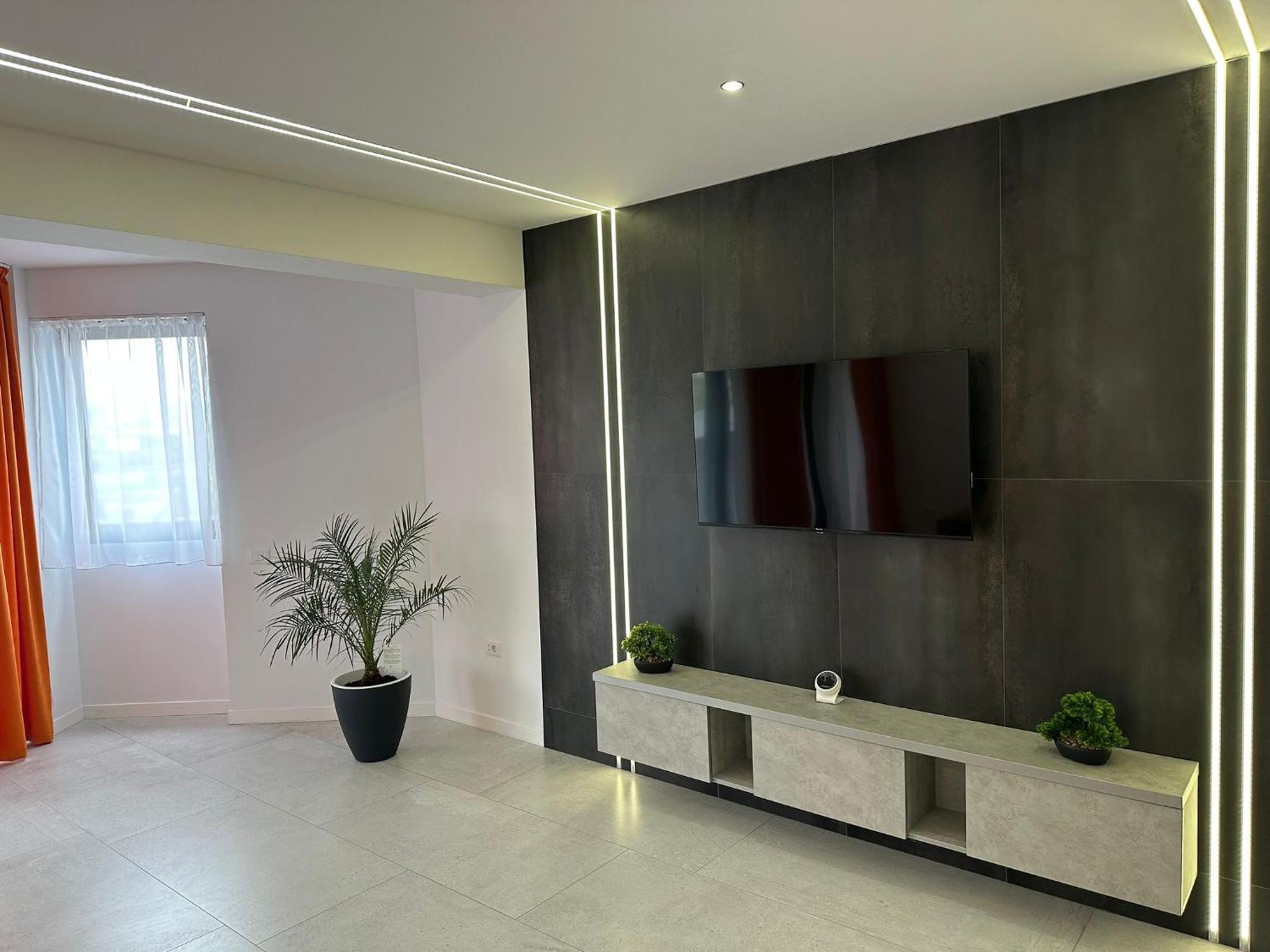 Teo Dem Radulescu -Strand Ramnicu Valcea Ngoại thất bức ảnh