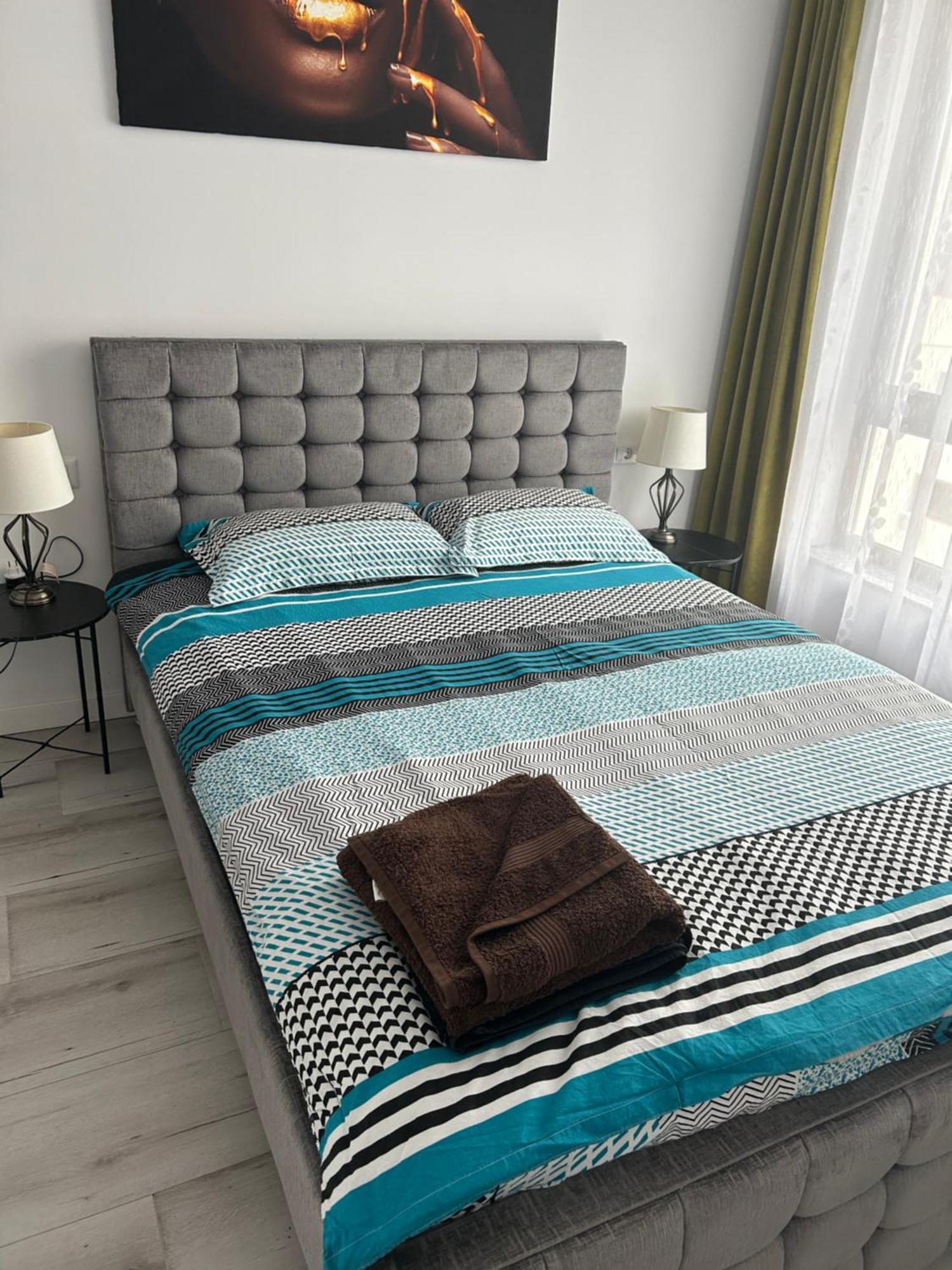 Teo Dem Radulescu -Strand Ramnicu Valcea Ngoại thất bức ảnh